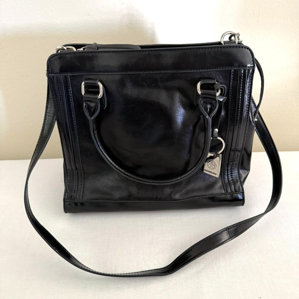 Y2K Giani Bernini Black Leather Structured Handbag Shoulder Strap Logo Charm